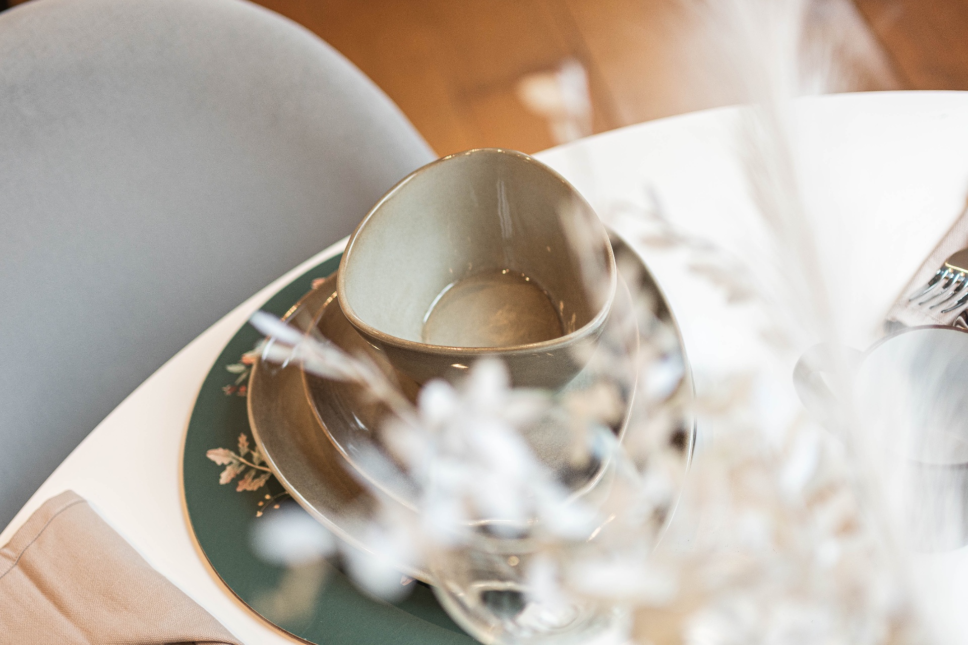 Kensington staging detail 3