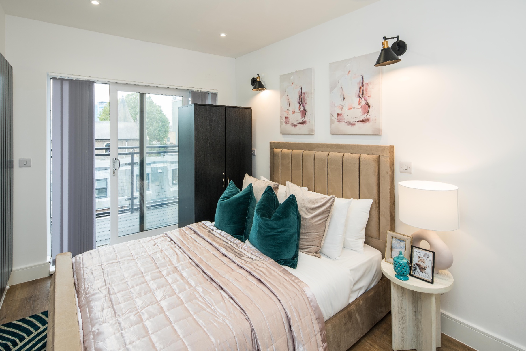 Shoreditch  Portfolio staging detail 3