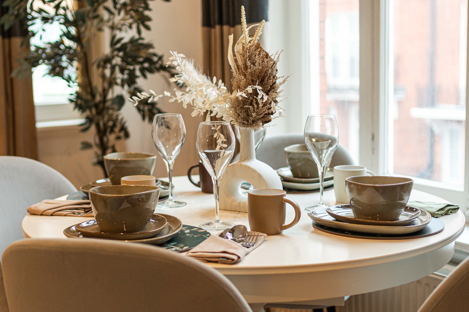 Kensington staging detail 4