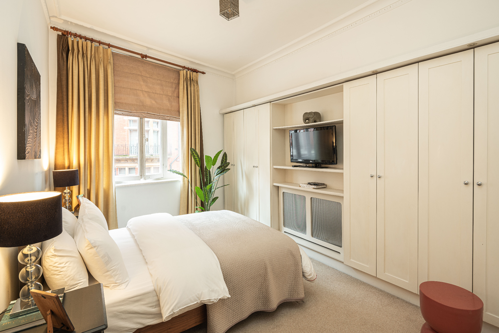 Kensington staging detail 10