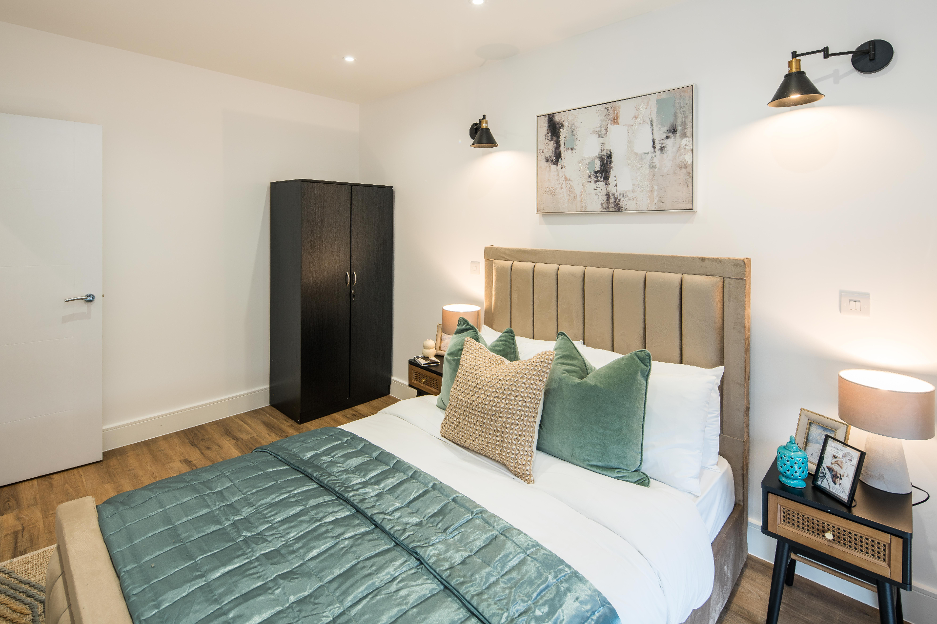 Shoreditch  Portfolio staging detail 5