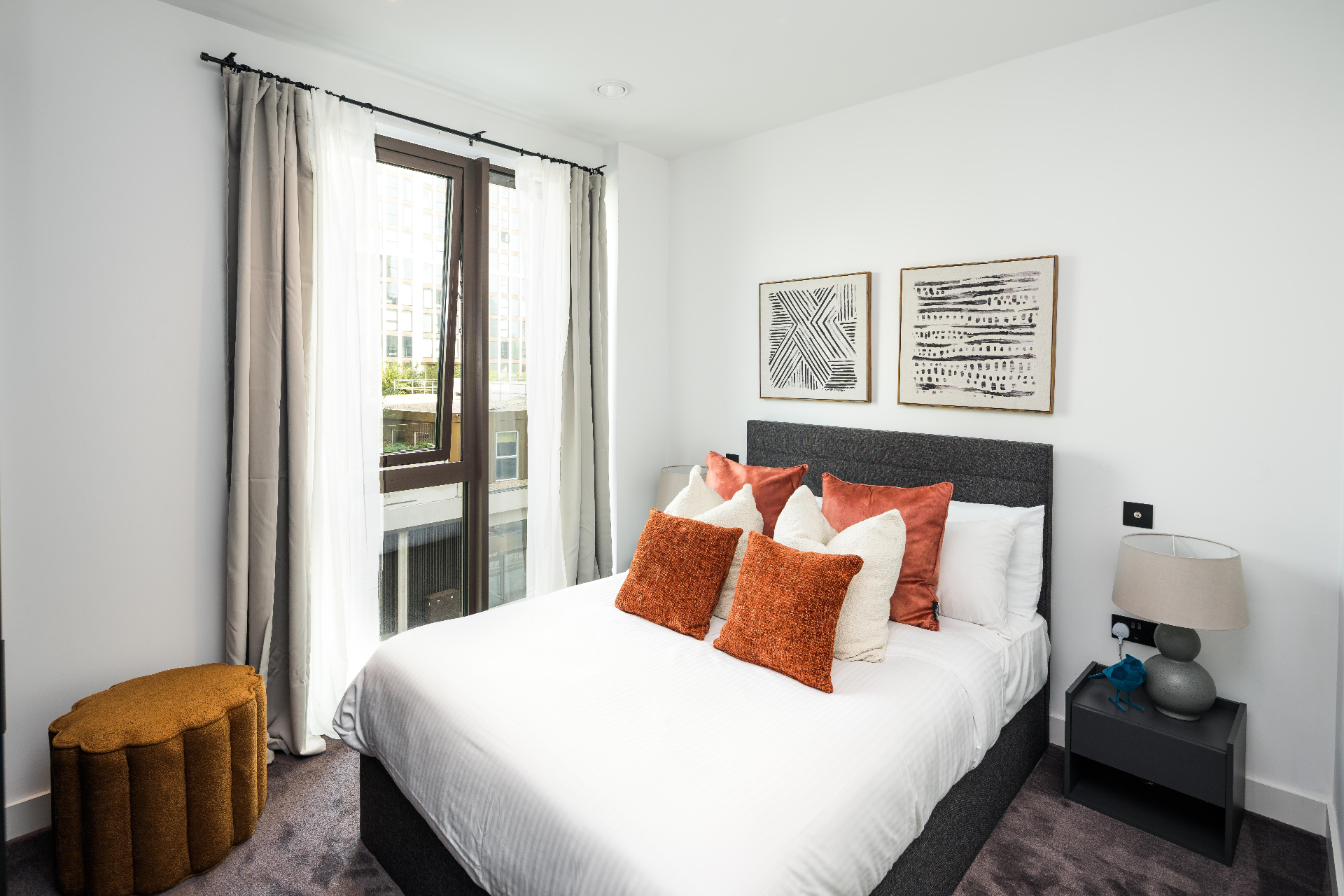 London Retreat staging detail 6